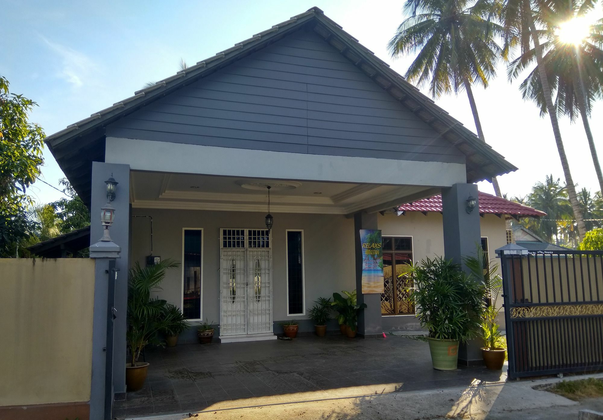 Relaxs Homestay コタバル エクステリア 写真